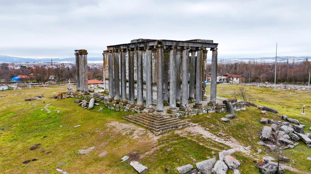Turul de descoperire al Băilor Romane din Aizanoi și al Frigiei Antice din Istanbul cu avionul