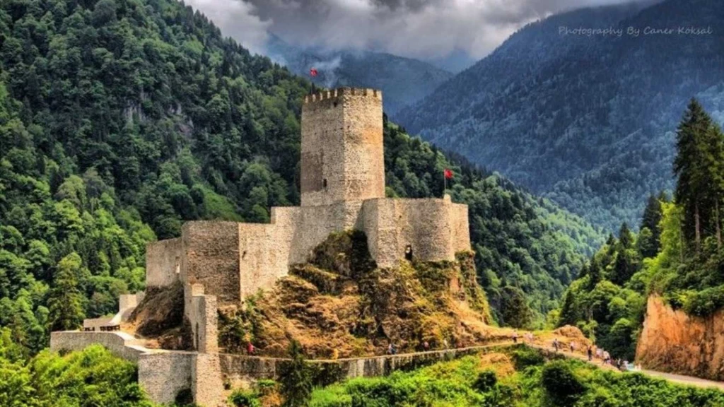 Uçaklı Karadeniz Yaylalar ve Batum Turu (Batum Konaklamalı) / 3 Gece Konaklamalı / İstanbul Çıkışlı