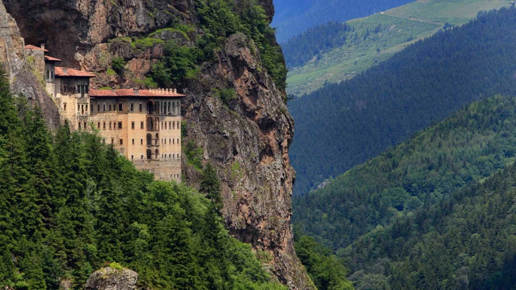 Karadeniz Yaylalar ve Batum Turu / 4 Gece Otel Konaklamalı / İstanbul Çıkışlı