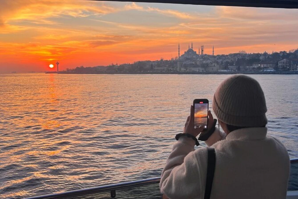 Croisière au Coucher du Soleil