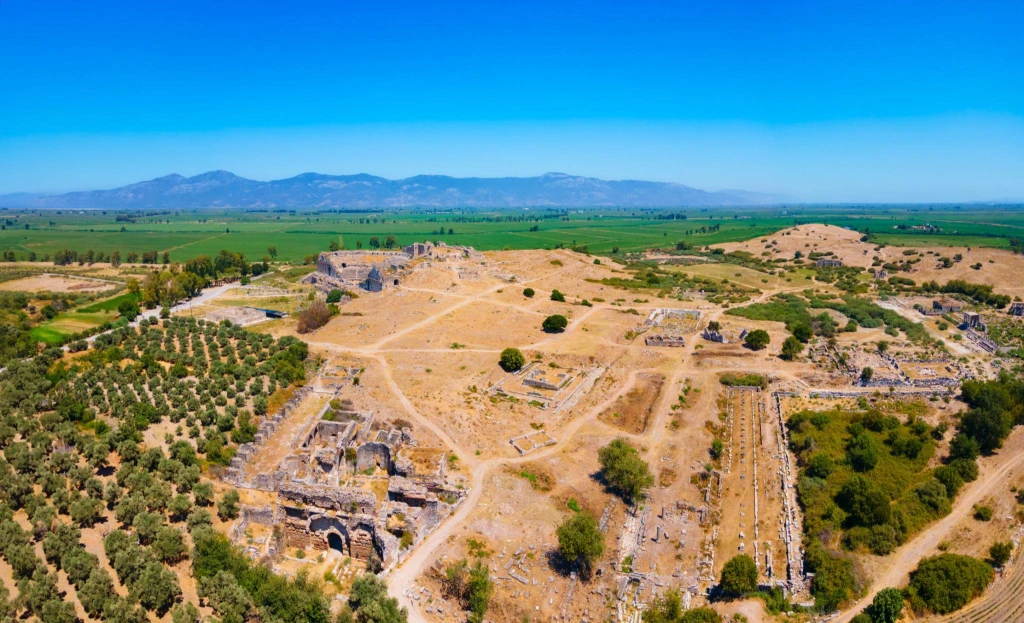 3-Day Aegean Ancient Cities Tour from Istanbul | Priene, Miletus & Didyma Temple of Apollo