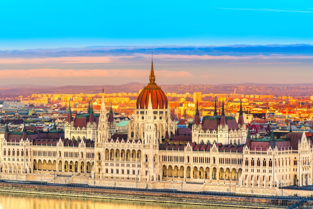 İzmir'den Direkt Hareket Görkemli Orta Avrupa Viyana & Prag & Budapeşte - Bratislava Turu DA - Sun Express Hava Yolları ile 24 Ekim 