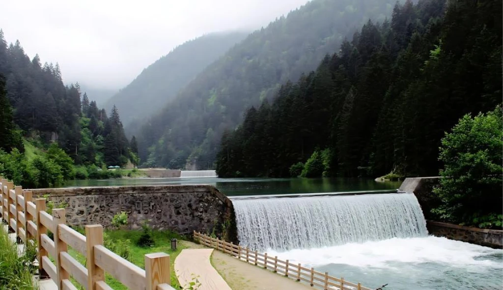 Uçaklı Doğu Karadeniz Batum Tiflis Kars Erzurum Turu (5 Gece Otel Konaklamalı)