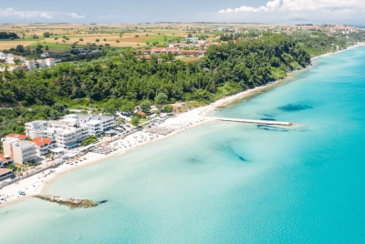 Yunanistan’da Gezilecek Yerler: Selanik, Kavala, Atina, Meteora, Santorini (2025 Rehberi)