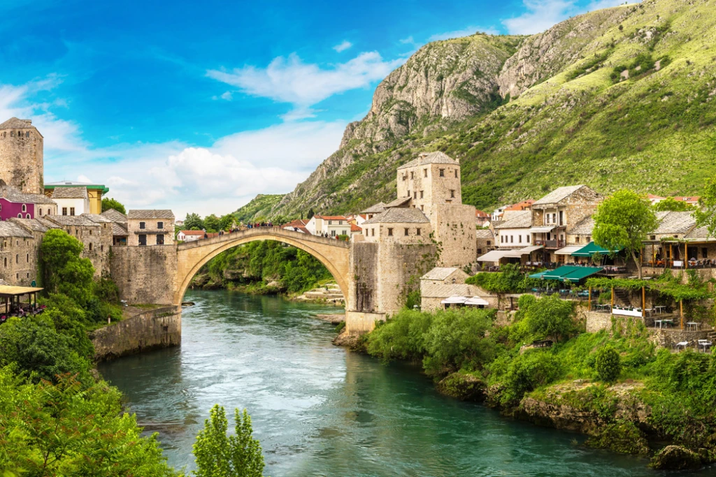 Kosovalı Baştanbaşa Balkanlar Turu AJet ile Extra Turlar ve Akşam Yemekleri Dahil PRN-SKP