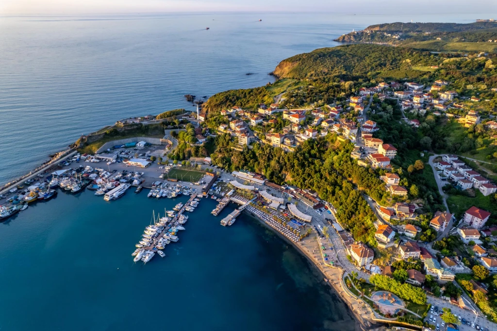 Escapada al atardecer de Poyrazköy: experiencia privada en la hora dorada del Bósforo y el mar Negro
