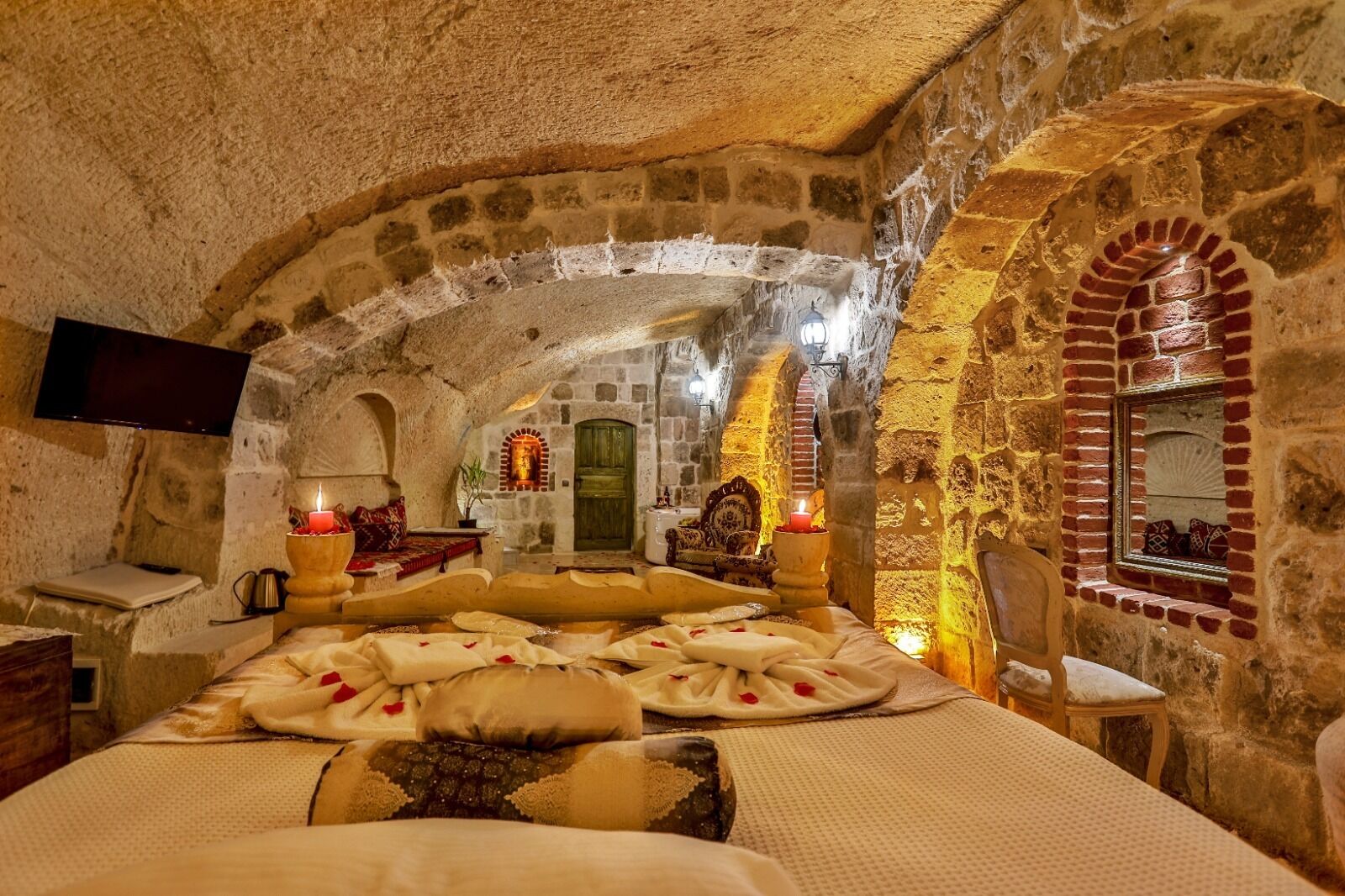 Cappadocia Honeymoon Tour: Love in the Sky