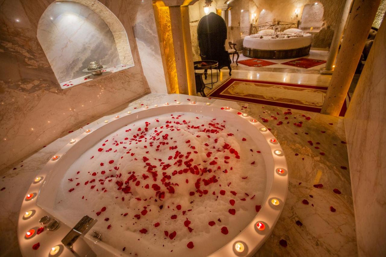 Cappadocia Honeymoon Tour: Love in the Sky