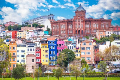 Turul pe jos al cartierelor Balat și Fener: Descoperiți cele mai colorate zone istorice ale Istanbul...