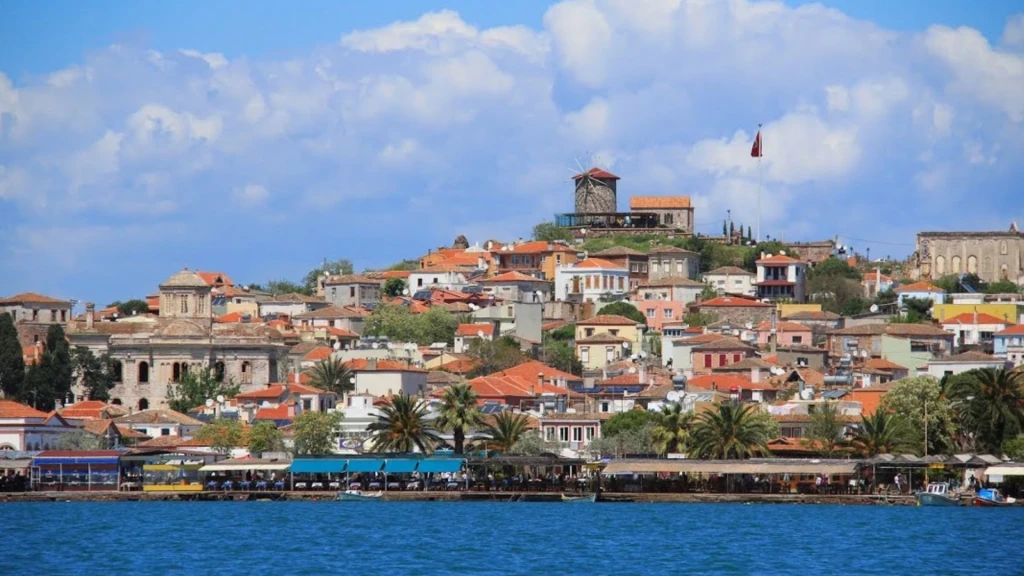Bozcaada Assos Cunda Adası ve Ayvalık Tekne Turu / 1 Gece Otel Konaklamalı / İstanbul, Gebze ve Bursa Çıkışlı