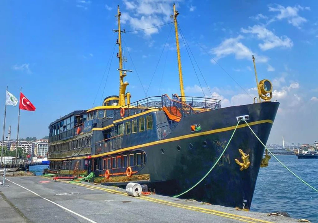Bosphorus Boat Tour and Fairy-Tale Istanbul Tour