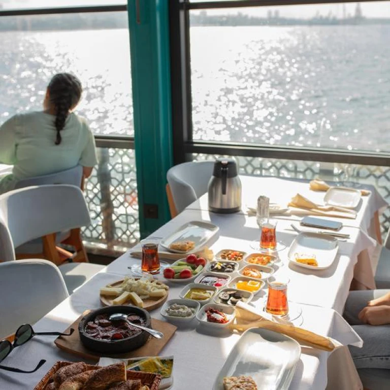 Bosphorus Boat Tour and Fairy-Tale Istanbul Tour