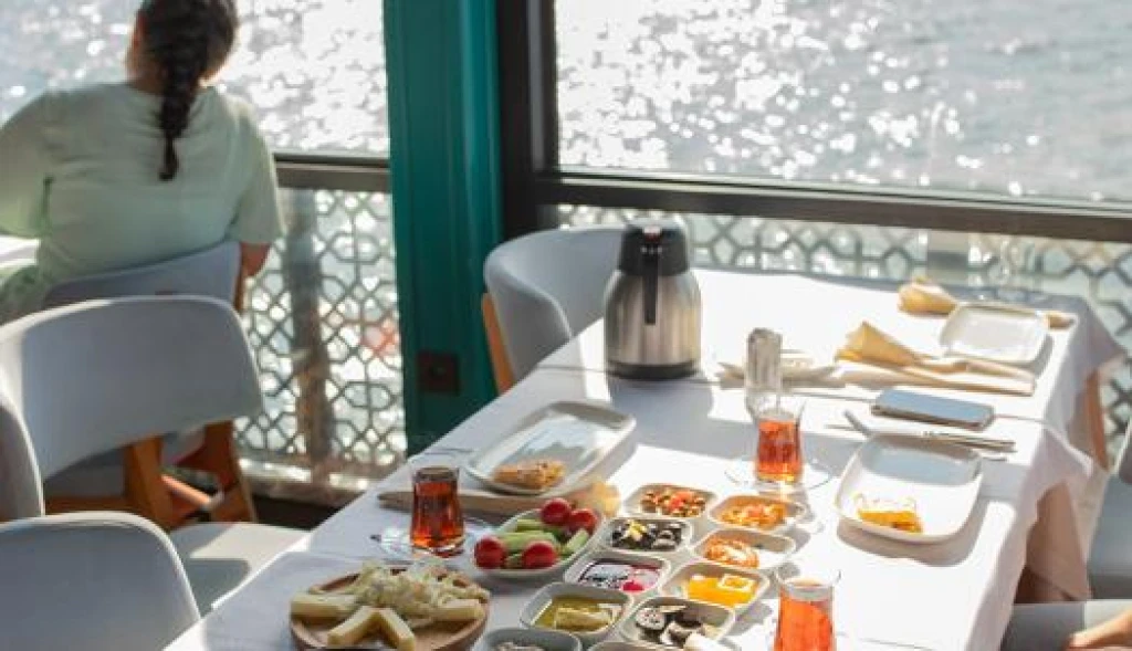 Bosphorus Boat Tour and Fairy-Tale Istanbul Tour