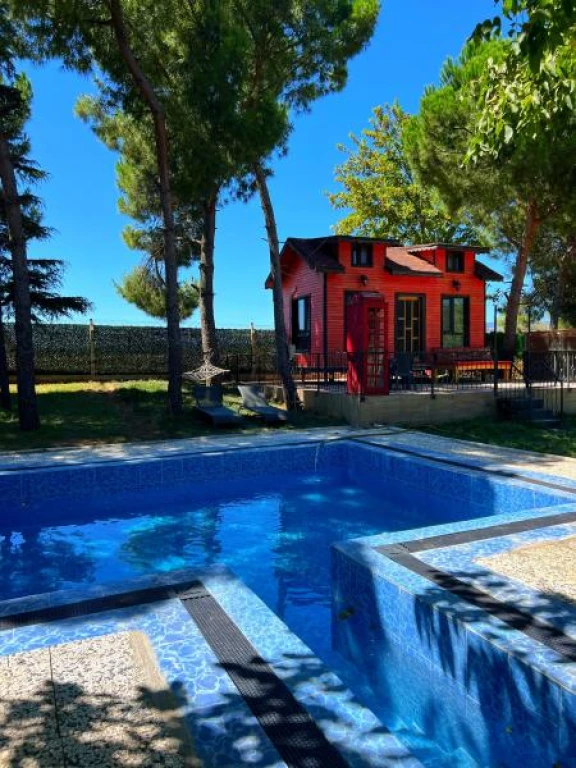 İznik Red House Bungalov (Havuzlu)