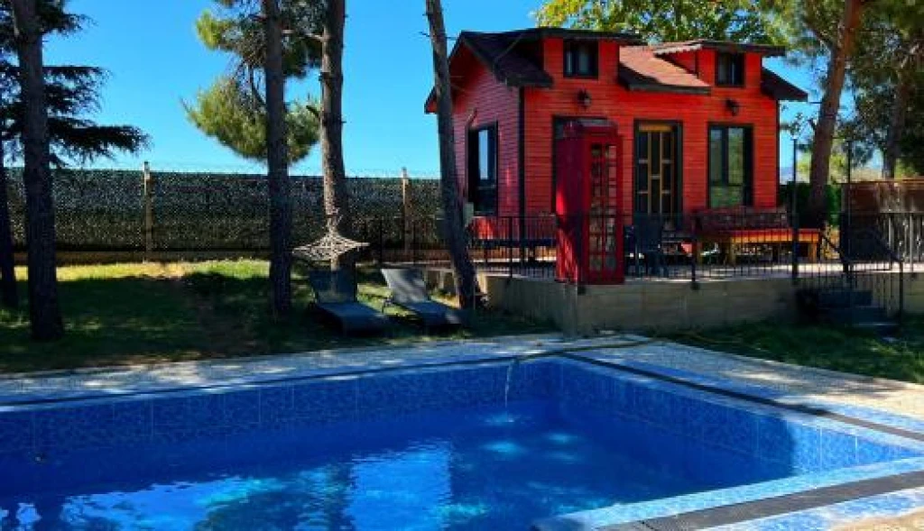 İznik Red House Bungalov (Havuzlu)