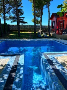 İznik Red House Bungalov (Havuzlu)