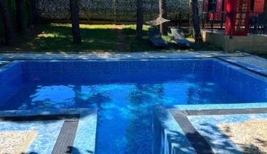 İznik Red House Bungalov (Havuzlu)