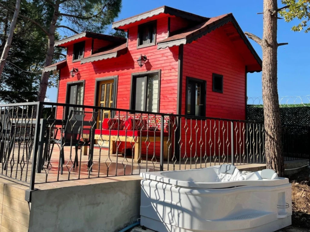 İznik Red House Bungalov (Havuzlu)