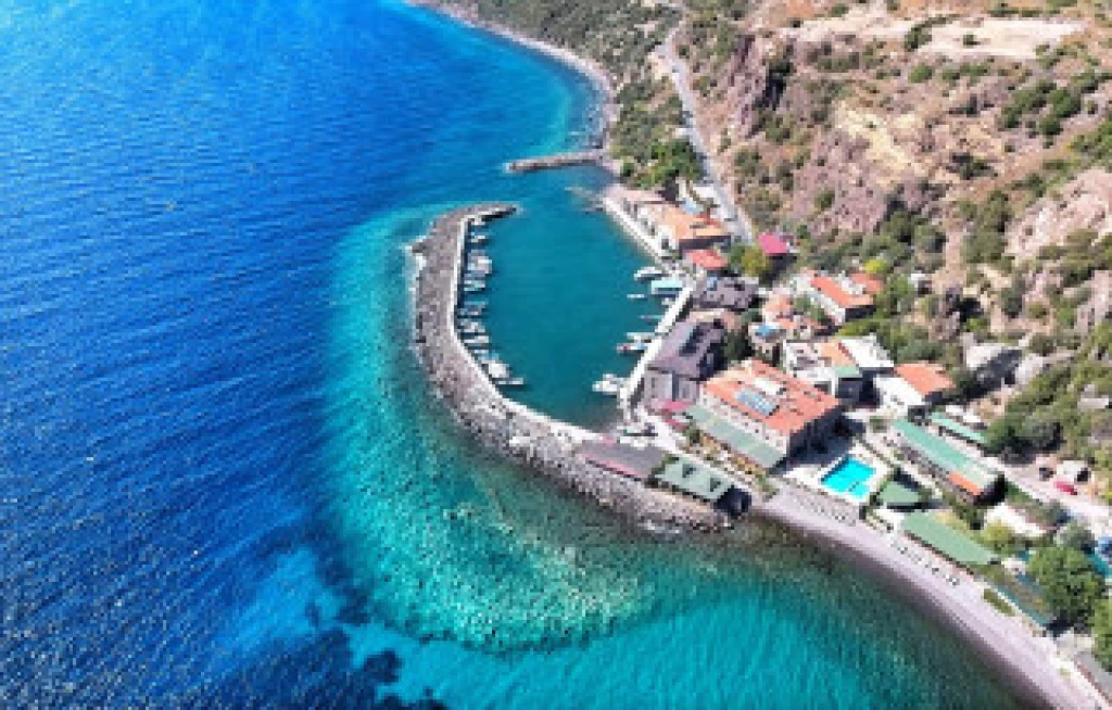Assos Behramkale Tour Departing from Bursa (With Swimming Break)
