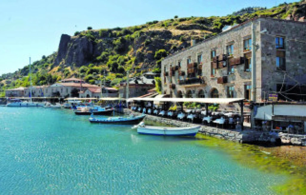 Assos Behramkale Tour Departing from Bursa (With Swimming Break)