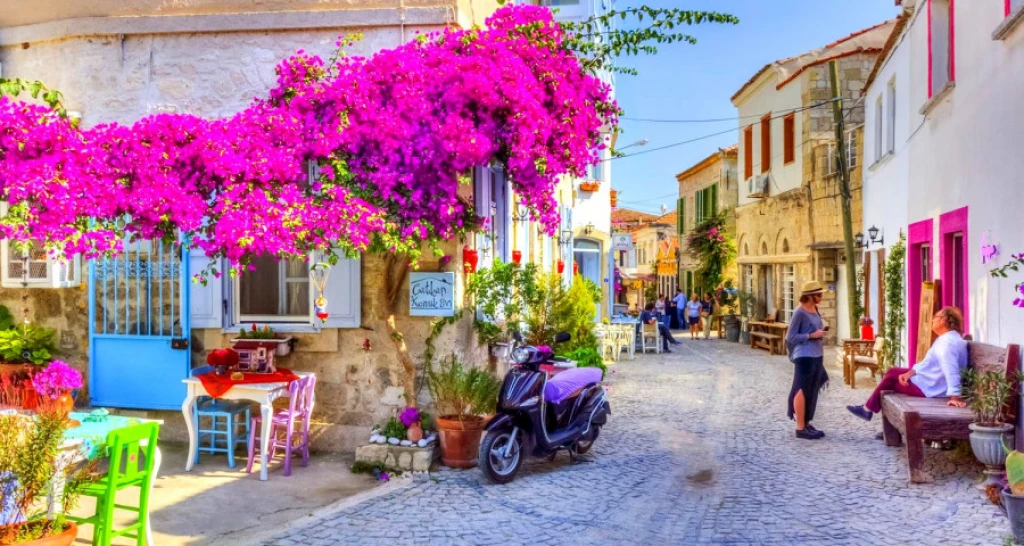 Çeşme Alaçatı Tour from Bursa with Swimming Break