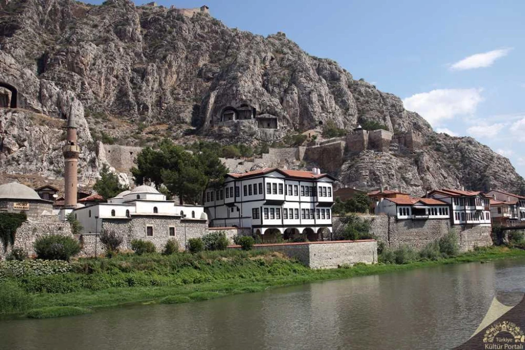 4-Day Black Sea Tour from Istanbul by Flight | Samsun & Amasya Heritage Experience