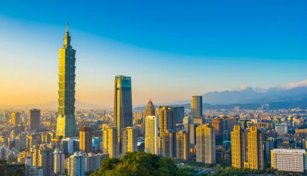 Elegant Legendary Chinese Empire Beijing & Xi’an & Luoyang & Zhengzhou & Shanghai - with Emirates Airlines