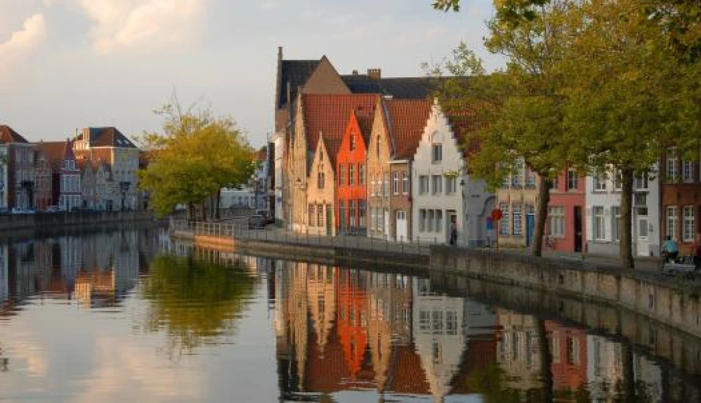 AJet Airlines Maxi Benelux & Paris & Alsace Tour (CGN-BSL)