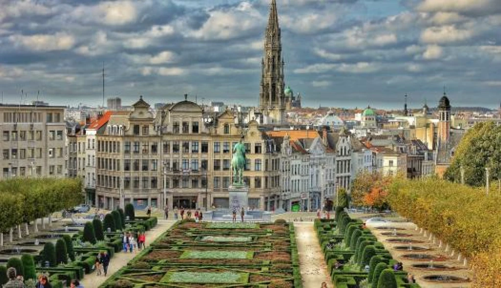 AJet Airlines Maxi Benelux & Paris & Alsace Tour (CGN-BSL)