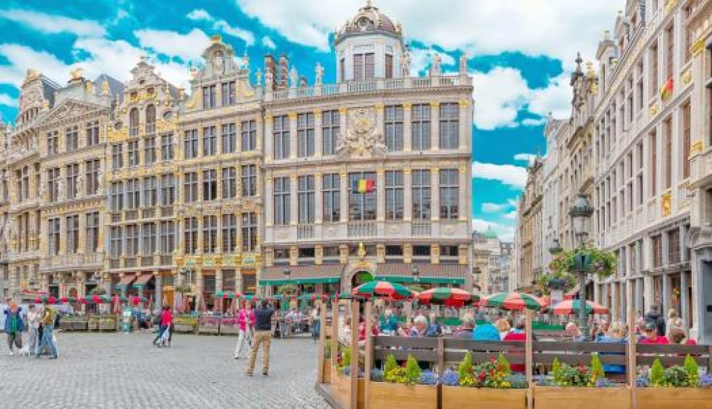AJet Airlines Maxi Benelux & Paris & Alsace Tour (CGN-BSL)