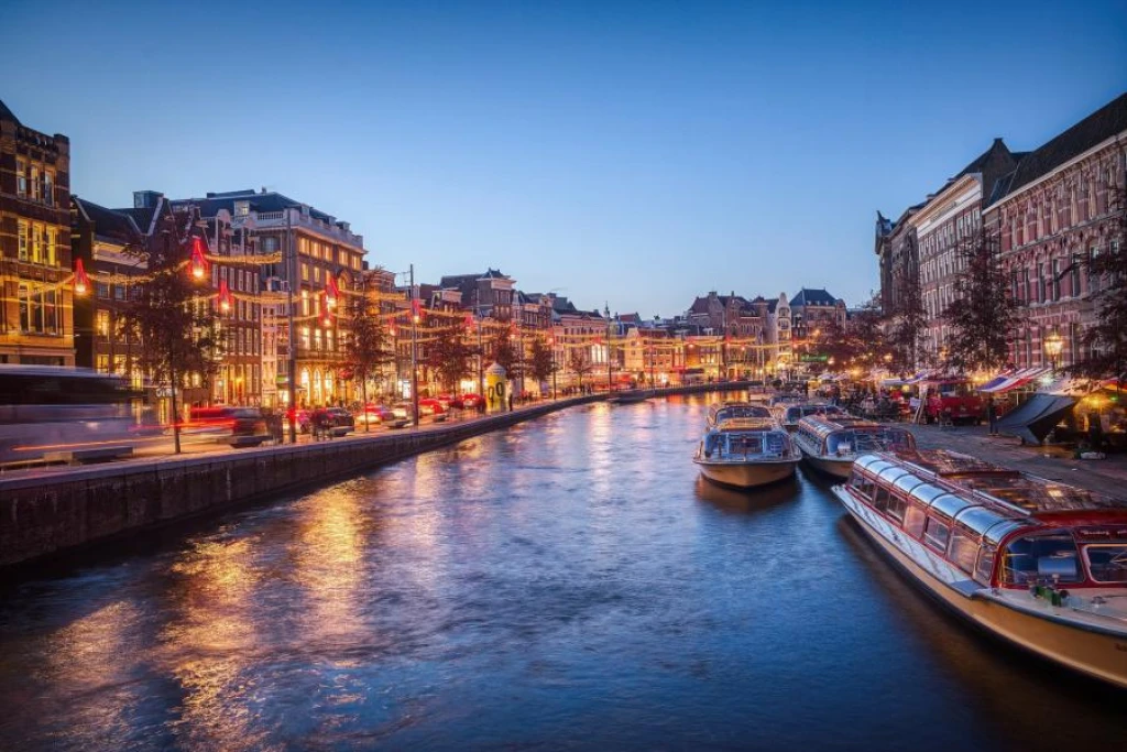 AJet Airlines Maxi Benelux & Paris & Alsace Tour (CGN-BSL)