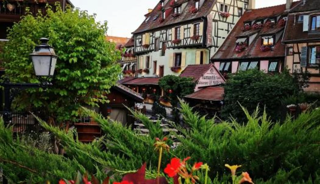 AJet Airlines Elegant Benelux & Paris & Alsace Tour (BSL-CGN)
