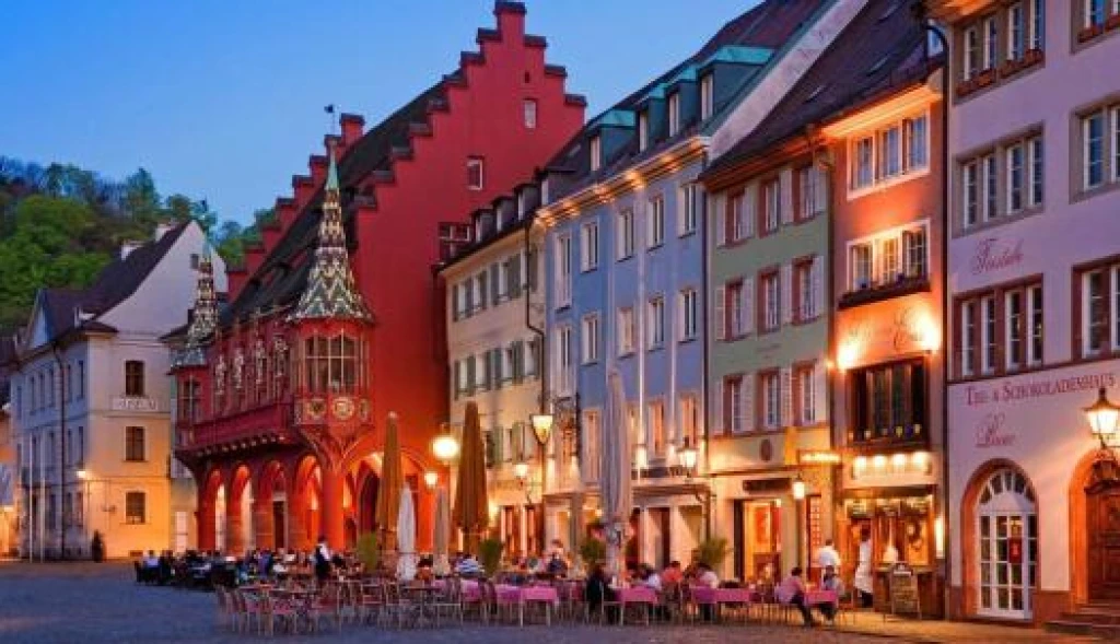 AJet Airlines Elegant Benelux & Paris & Alsace Tour (BSL-CGN)