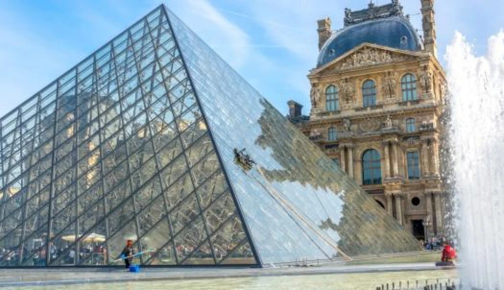 Pegasus Hava Yolları ile Paris & Disneyland Turu