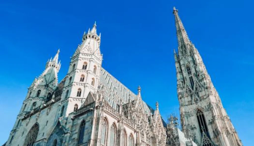 Istanbul, Budapest - Vienna - Prague Tour