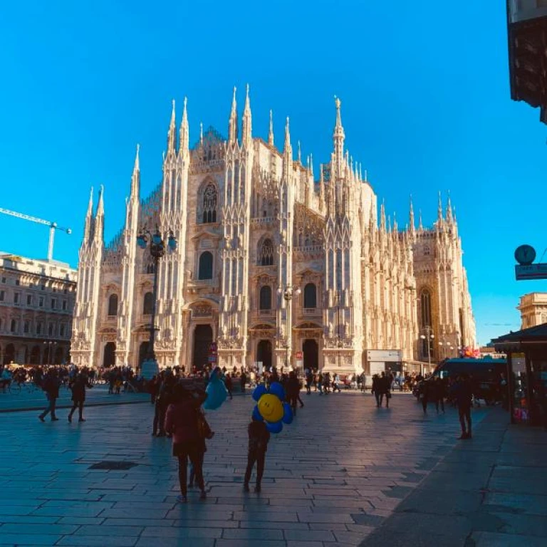 Ajet Hava Yolları ile Elegant İtalya Turu (FCO - BGY)