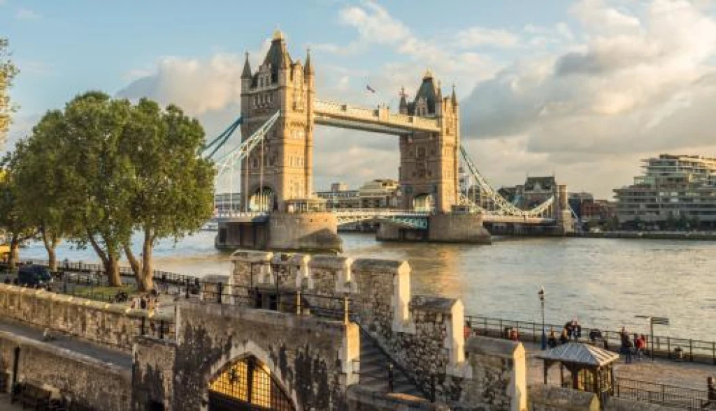 Ajet Hava Yolları ile Royal Londra Turu