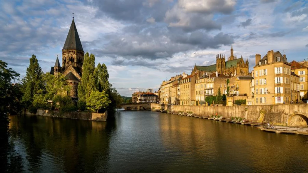 Pegasus Airlines Elegant Benelux & Paris & Alsace Tour (AMS-BSL)