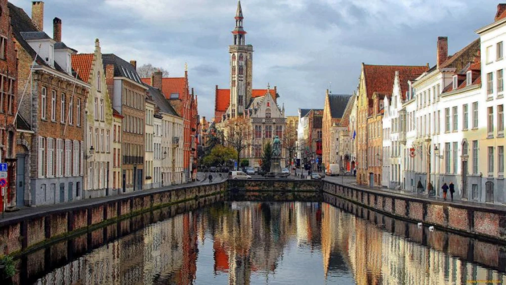 Pegasus Airlines Elegant Benelux & Paris & Alsace Tour (AMS-BSL)