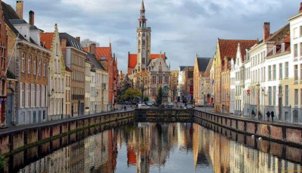 Pegasus Airlines Elegant Benelux & Paris & Alsace Tour (AMS-BSL)
