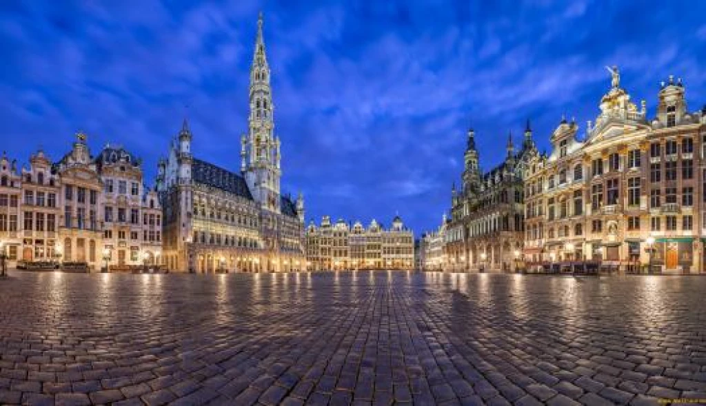 Pegasus Airlines Elegant Benelux & Paris & Alsace Tour (AMS-BSL)