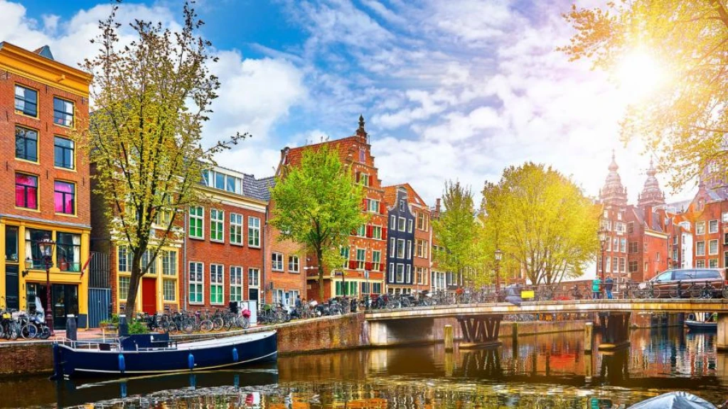 Pegasus Airlines Elegant Benelux & Paris & Alsace Tour (AMS-BSL)