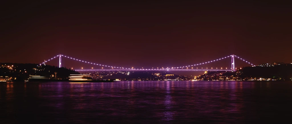 Night Cruise by Pereme Tour