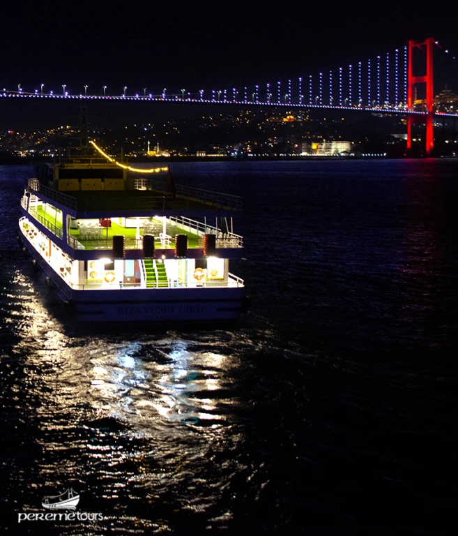 Night Cruise by Pereme Tour