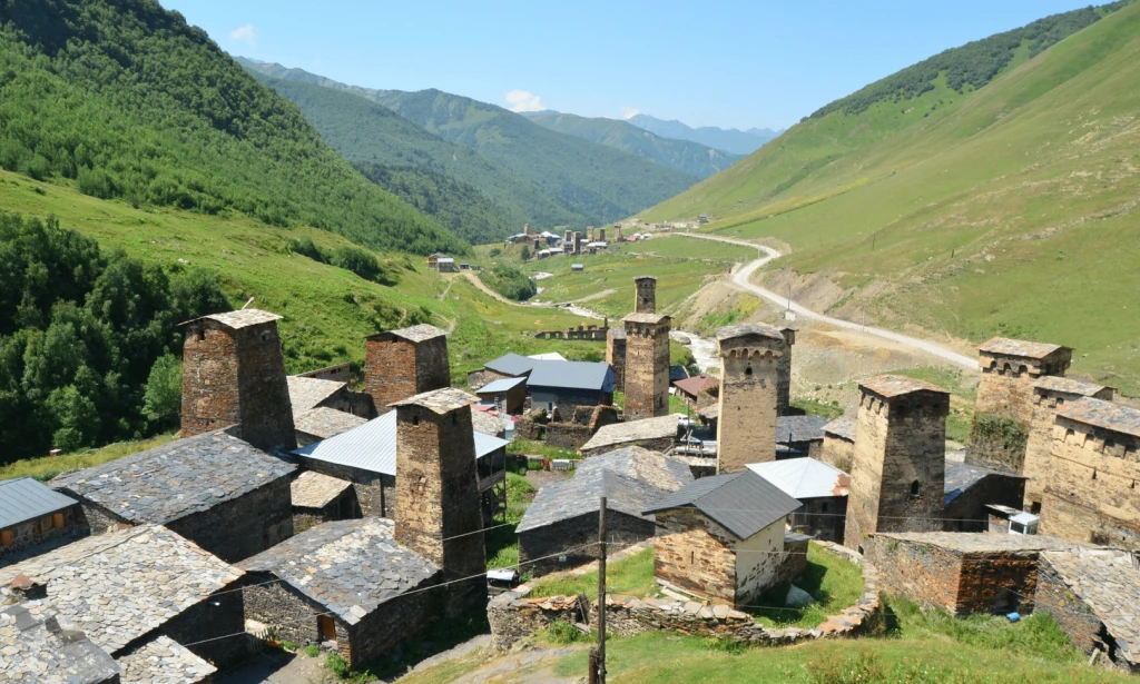 Kafkasların Kalbine Yolculuk – Gürcistan Svaneti Düşler Dünyası Doğa ve Trekking Turu | 6 Gece 7 Gün