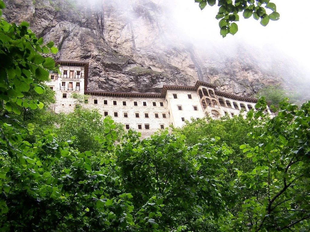 Bursa Çıkışlı Karadeniz Turu 3 Gece Otel Konaklamalı (Batum Turu Dahil)