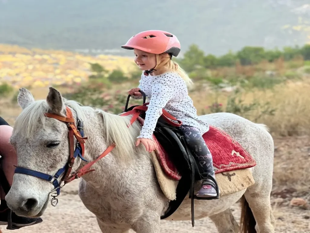Fethiye ve Ölüdeniz'den Hayalet Şehirde At Safarisi