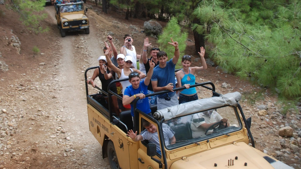 Safari in jeep a Marmaris, cascata e tour della spiaggia di Gesù