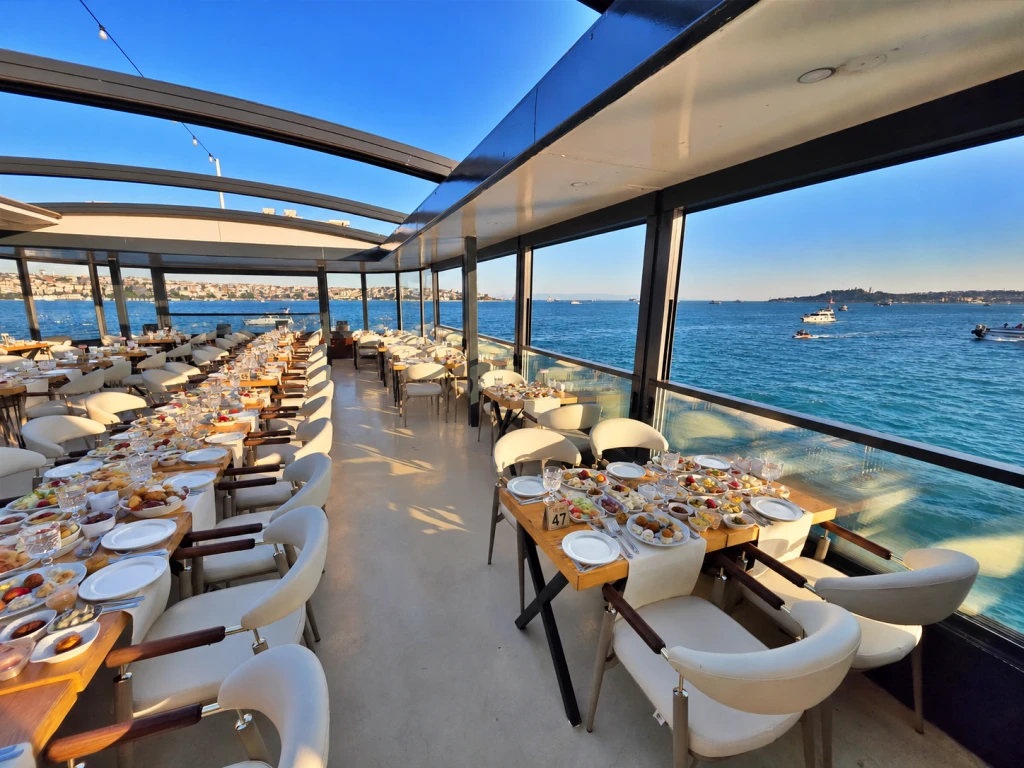Boğaz'da Teknede Kahvaltı Turları İstanbul