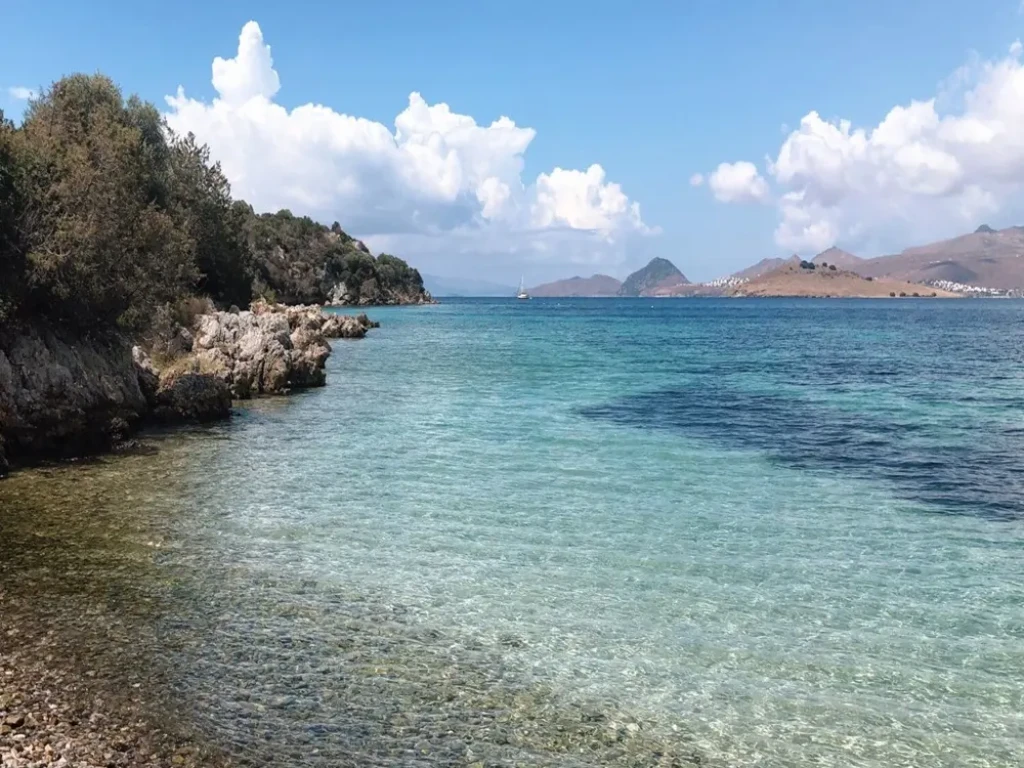 Bodrum Boat Tour to Black Island (Karaada) with Lunch